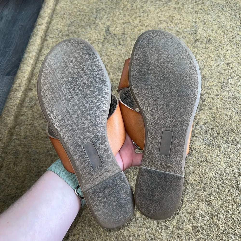 Old Navy Women's Brown Cross-Strap Sandals